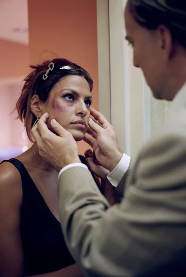 Nicolas Cage y Eva Mendes en teniente-corrupto-2009