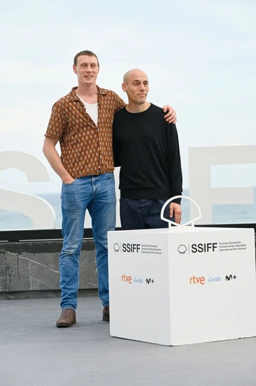 Joshua Oppenheimer y George McKay en the-end-2024 (Festival de San Sebastián. Septiembre 2024)