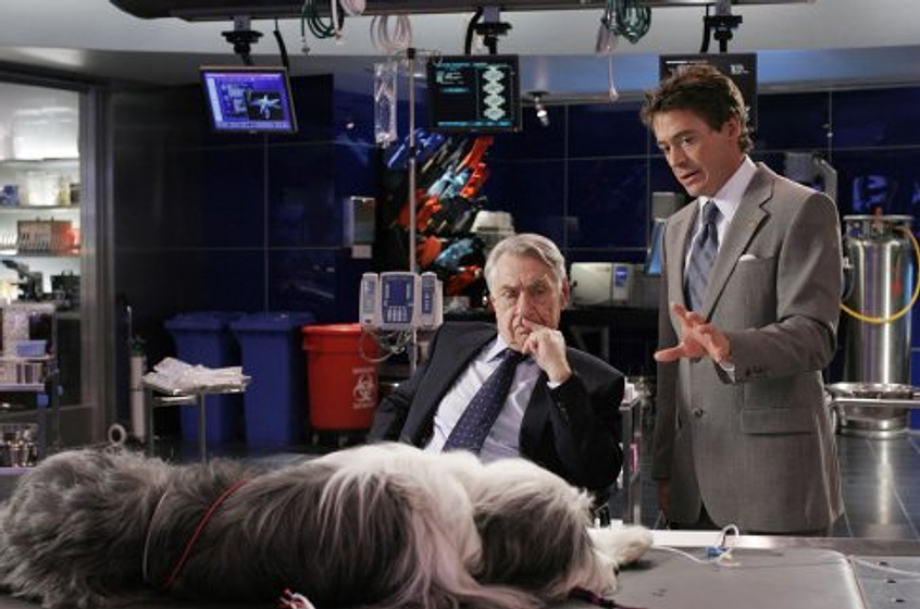 Philip Baker Hall y Robert Downey Jr. en Cariño, estoy hecho un perro
