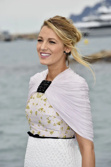 Blake Lively en infierno-azul (Cannes 2016)