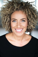 picture of actor Stephanie Siadatan