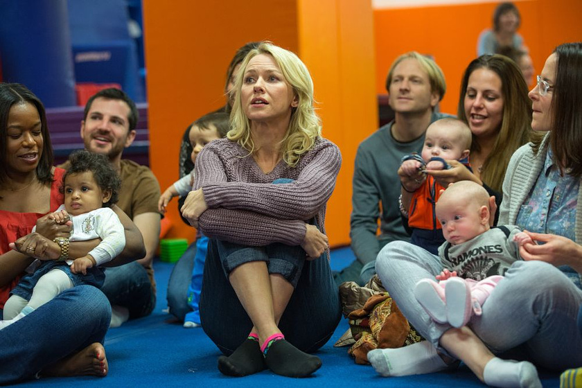 Naomi Watts en Mientras seamos jóvenes
