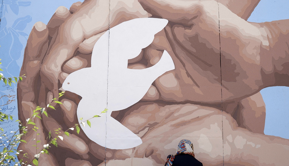 Imagen de The Sharp Edge of Peace