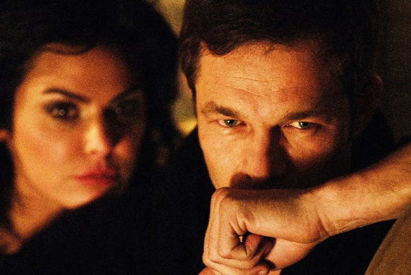 Paul Sculfor y Katrena Rochell en Una Casa en las Afueras
