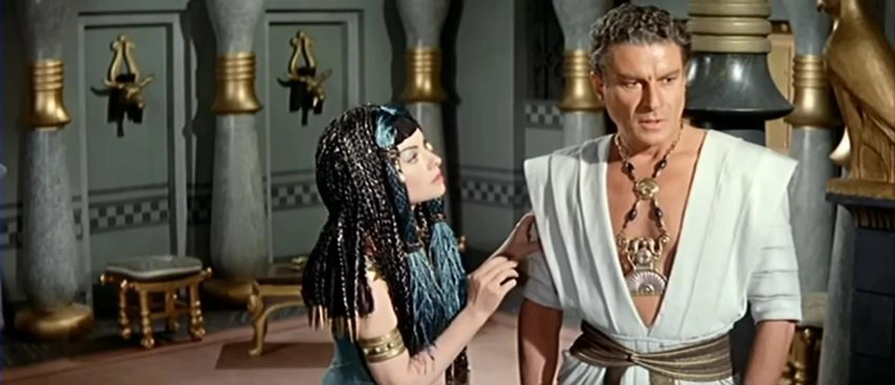 Jeanne Crain y Amedeo Nazzari en nefertiti-reina-del-nilo