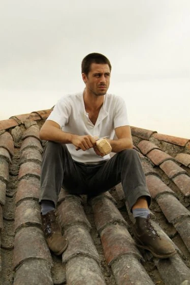 Hugo Silva en el-hombre-de-arena