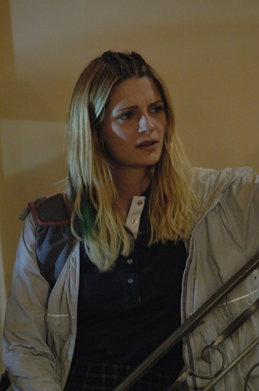 Mischa Barton en Identidad en la Sombra