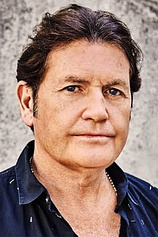 picture of actor Charlie Burchill