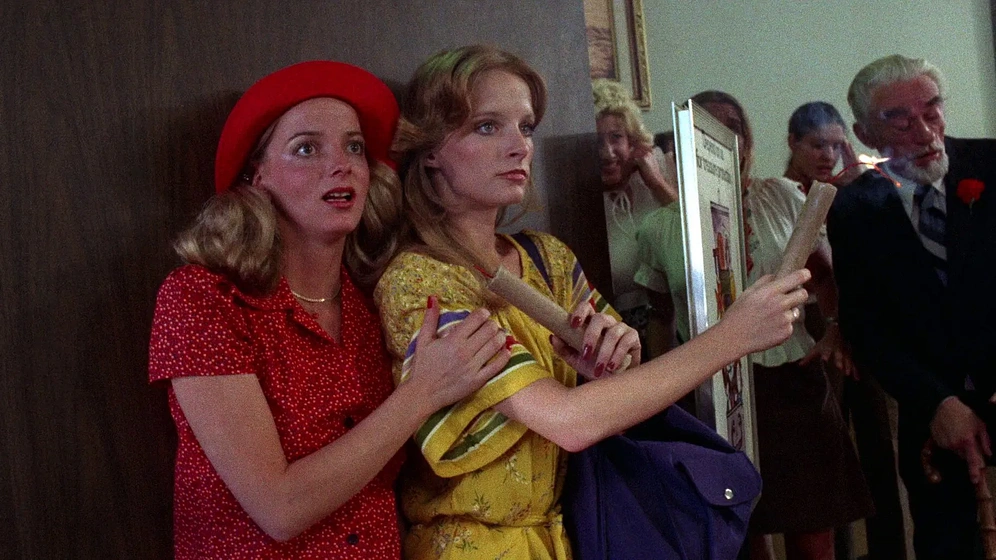 Claudia Jennings y Jocelyn Jones en Las Chicas de la Dinamita