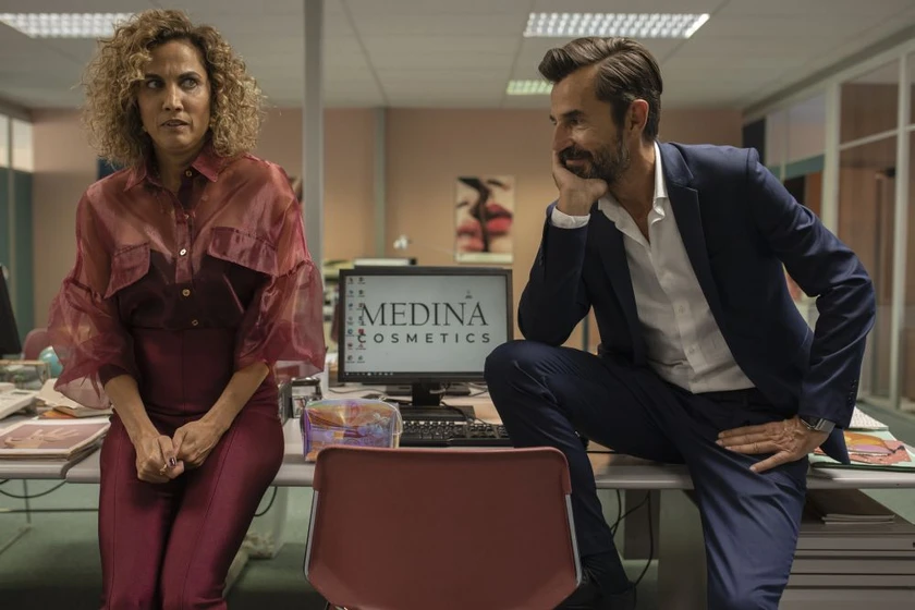 Santi Millán y Toni Acosta en espejo-espejo