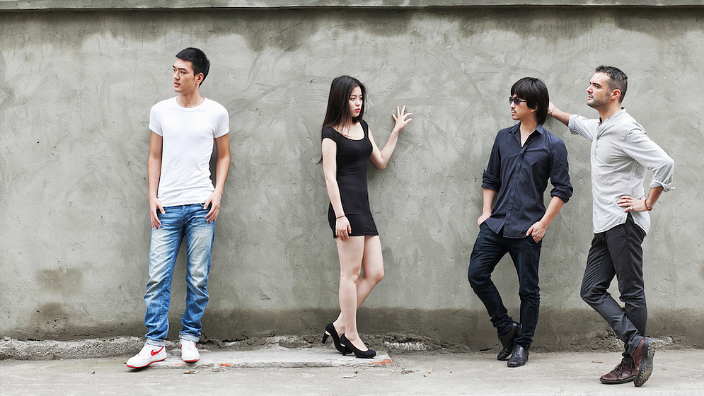 Roberto F. Canuto, Xiaoxi Xu, Sherry Ruihong Xia y Yinhui Wan en Ni Jing: No Robarás (Ni Jing: No Robarás Promo - Directores y Actores)