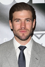 picture of actor Austin Stowell