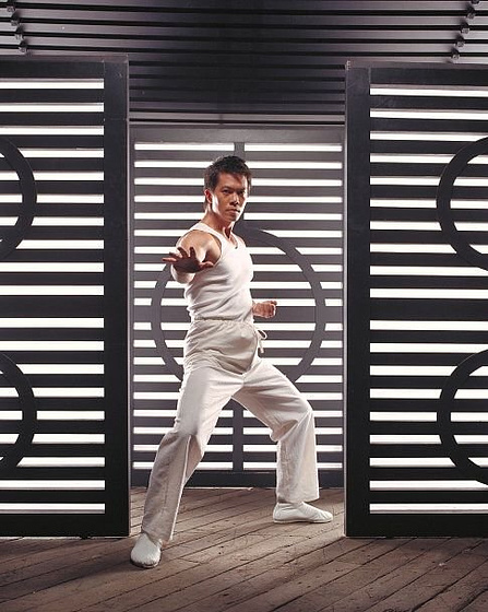 Byron Mann en Invencibles