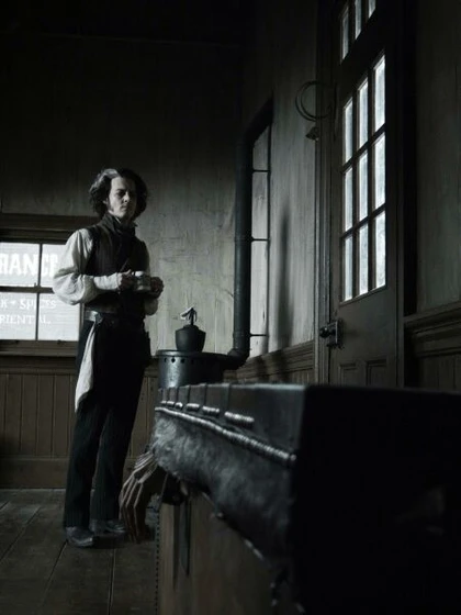 Johnny Depp en sweeney-todd-el-barbero-diabolico-de-la-calle-fleet