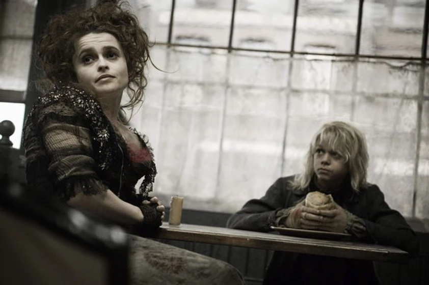 Helena Bonham Carter y Ed Sanders en Sweeney Todd. El barbero diabólico de la calle Fleet