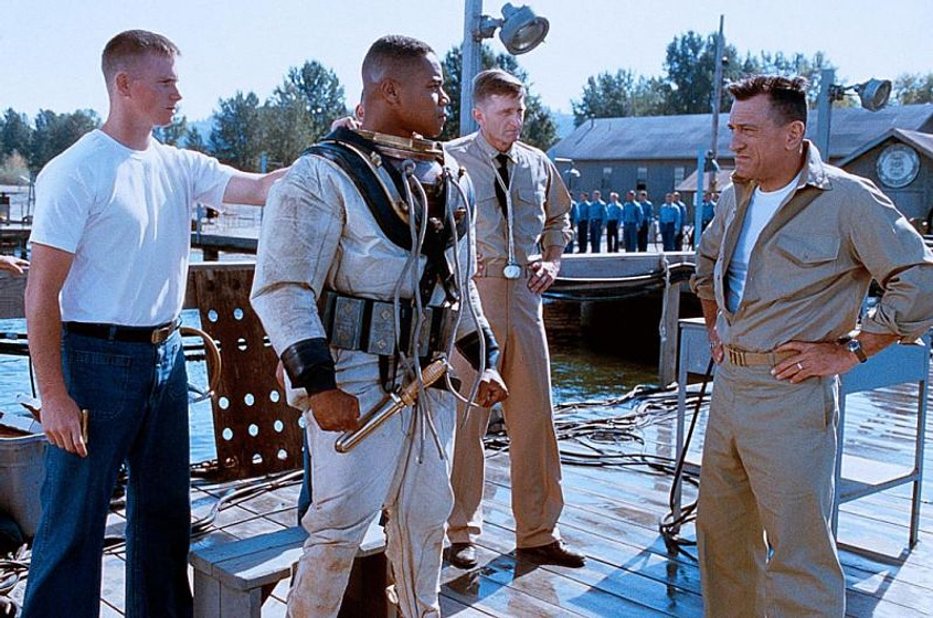 Robert De Niro y Cuba Gooding Jr. en Hombres de honor