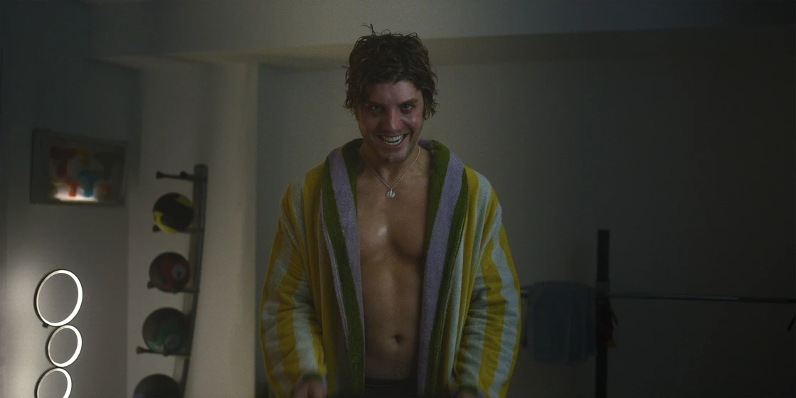 Lukas Gage en smile-2