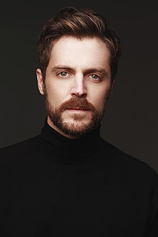 picture of actor Carlos Gorbe