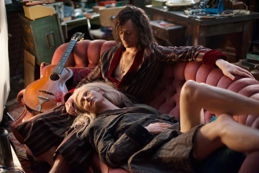 Tilda Swinton y Tom Hiddleston en solo-los-amantes-sobreviven