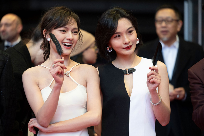 Wen Qi y Peng Jing en Girls on Wire (Berlinale. Febrero 2025)