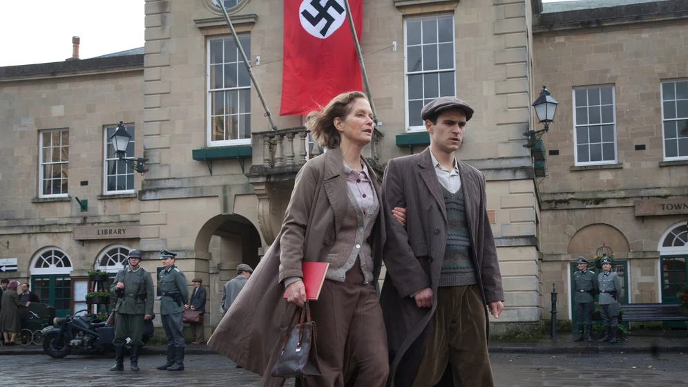 Jenny Seagrove y Julian Kostov en hijo-de-otra-madre
