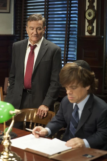 Robin Williams y Peter Dinklage en el-hombre-mas-enfadado-de-brooklyn