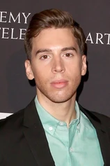 Foto de Jordan Gavaris