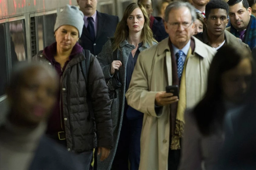 Emily Blunt en la-chica-del-tren-2016