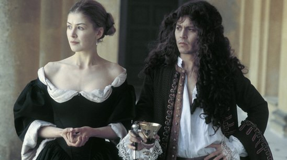 Johnny Depp y Rosamund Pike en The Libertine