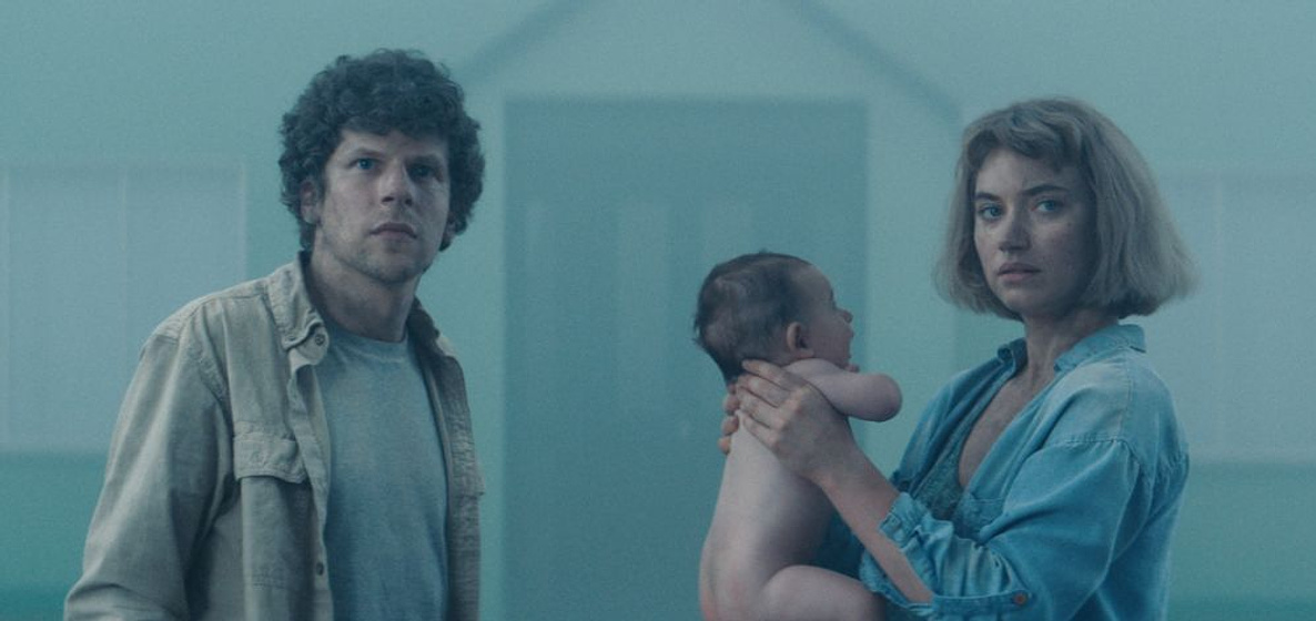 Jesse Eisenberg y Imogen Poots en Vivarium