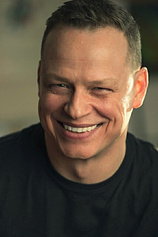 picture of actor Aaron Hughes