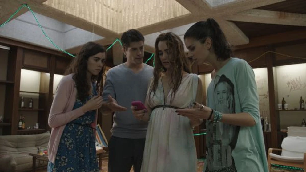 Alicia Sanz, Rocío León y Lucho Fernández en afterparty