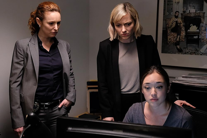 Georgina Haig, Stefanie Nakamura y Carrie-Lynn Neales en Silencio en la Noche