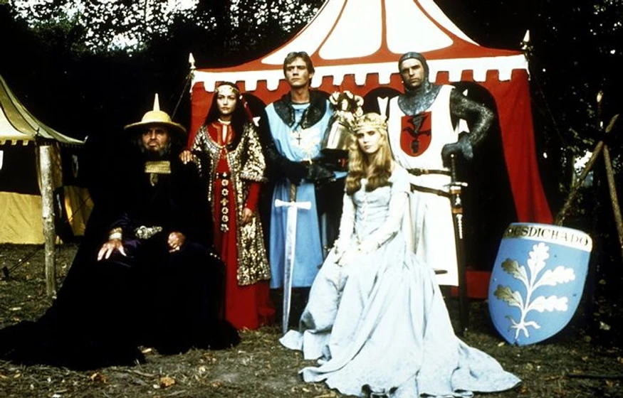 James Mason, Sam Neill, Lysette Anthony, Anthony Andrews y Olivia Hussey en ivanhoe-1982