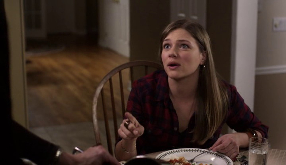 Tracy Spiridakos en Engañada en la Red