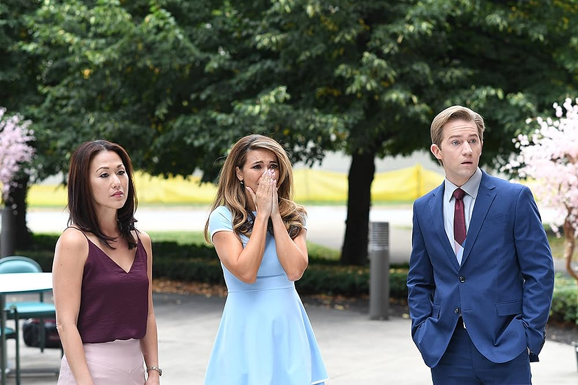 Nicole Bilderback, Chasty Ballesteros y Jason Dolley en Atrapada en el Plató