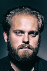 picture of actor Simon Van Buyten