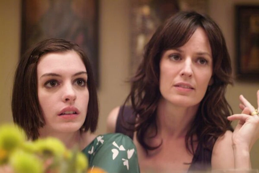Anne Hathaway y Rosemarie DeWitt en la-boda-de-rachel