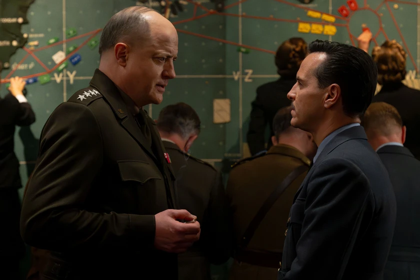 Brendan Fraser y Andrew Scott en tiempo-de-victoria