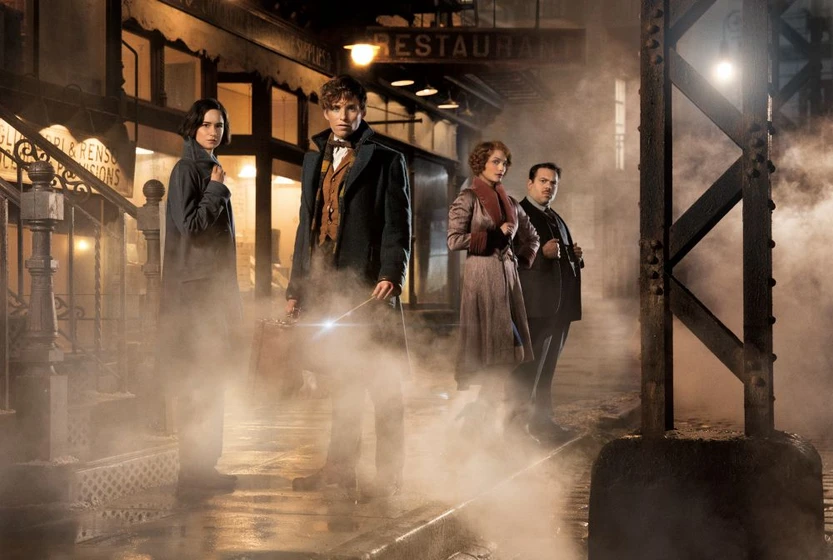 Eddie Redmayne, Dan Fogler, Katherine Waterston y Alison Sudol en animales-fantasticos-y-donde-encontrarlos