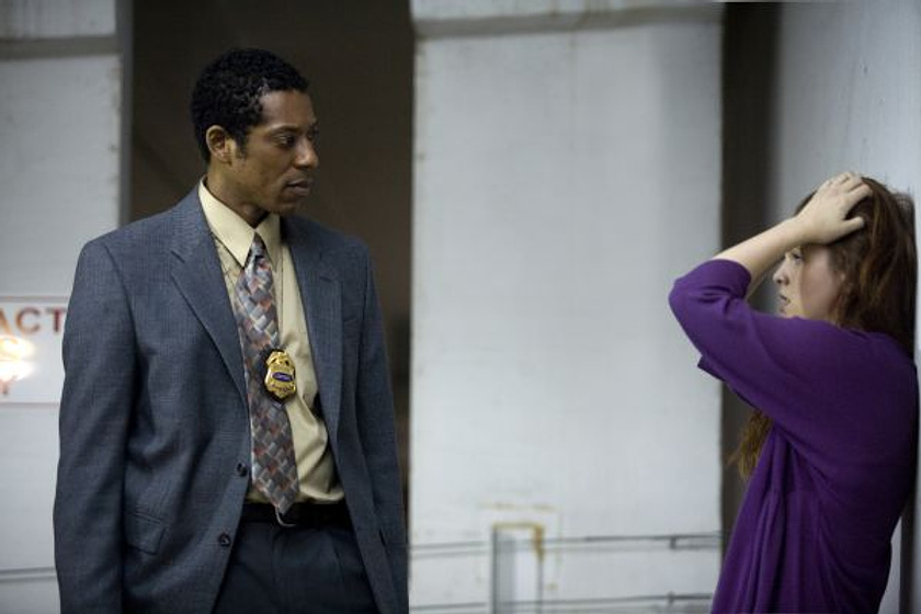 Orlando Jones y Amber Tamblyn en Más allá de la duda