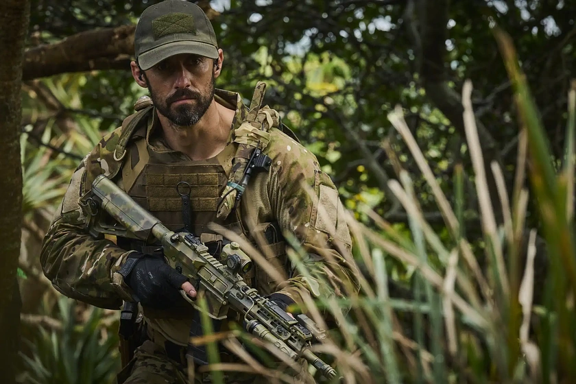 Milo Ventimiglia en Misión Hostil