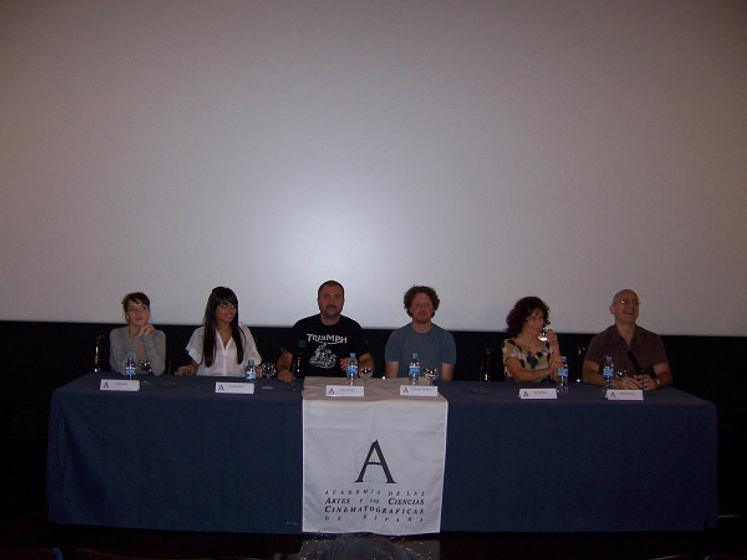 Alberto Jiménez, Silvia Marsó, Guillermo Sempere, Jorge Sempere, Ines Aldea y Andrea Blasco Sierra en Pájaros Muertos