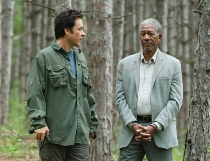 Morgan Freeman y John Cusack en the-contract