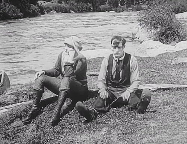Buster Keaton y Phyllis Haver en el-aeronauta