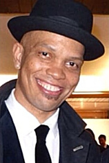 picture of actor Raymond Johnson