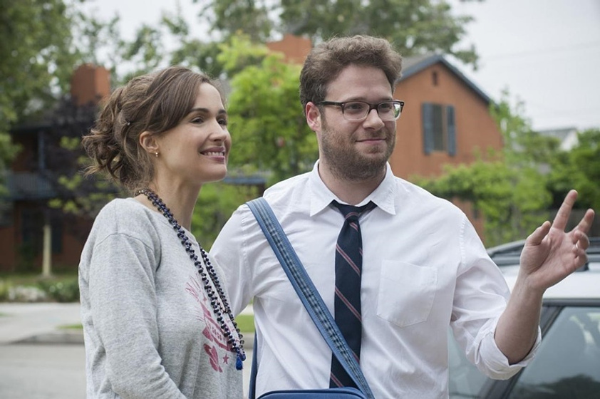 Rose Byrne y Seth Rogen en Malditos vecinos
