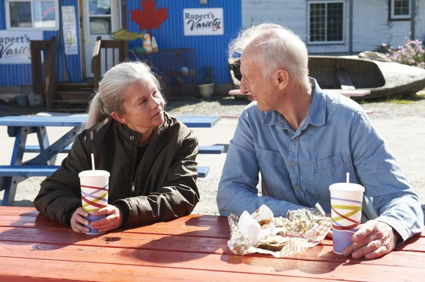 James Cromwell y Geneviéve Bujold en quedate-conmigo