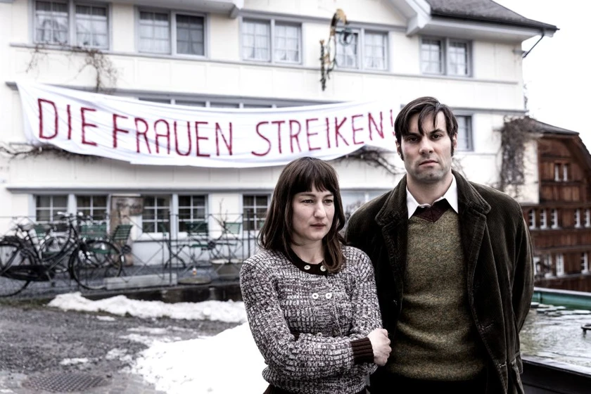 Marie Leuenberger y Maximilian Simonischek en el-orden-divino