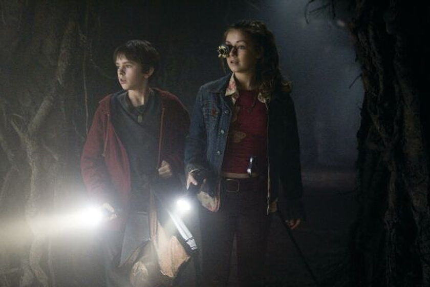 Sarah Bolger y Freddie Highmore en Las Crónicas de Spiderwick